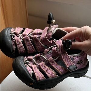 Keen Kids' Pink and Black Adventure Sandals Toddler Girls size 9